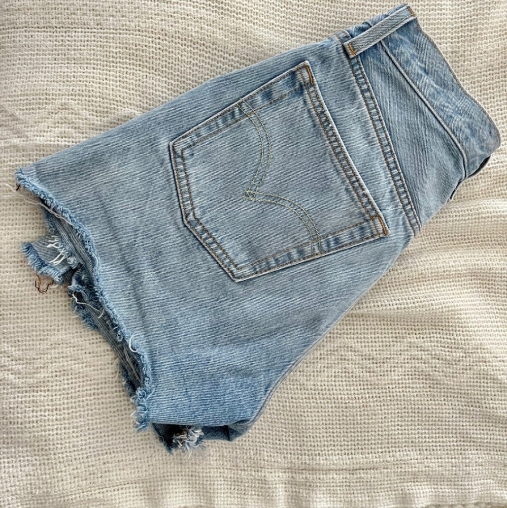 Levi premium shorts